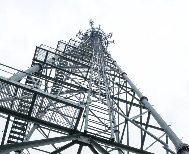 Torre de comunica&ccedil;&atilde;o de a&ccedil;o